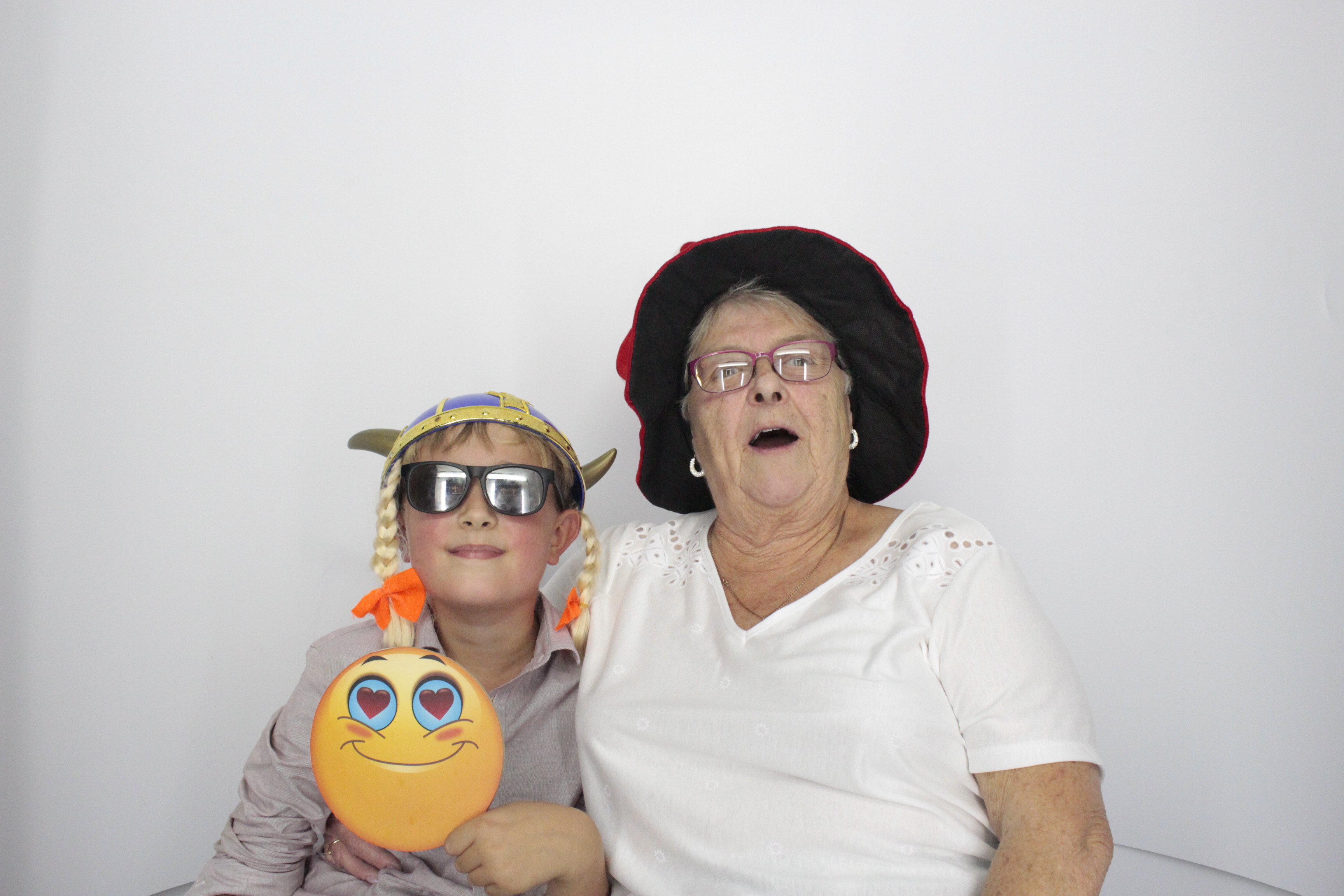 Ollie & Amy's Wedding | View more photos from the event at gallery.myphotoboothexperience.co.uk/u/MyPhotoBoothExperienceLtd/Ollie-Amys-Wedding